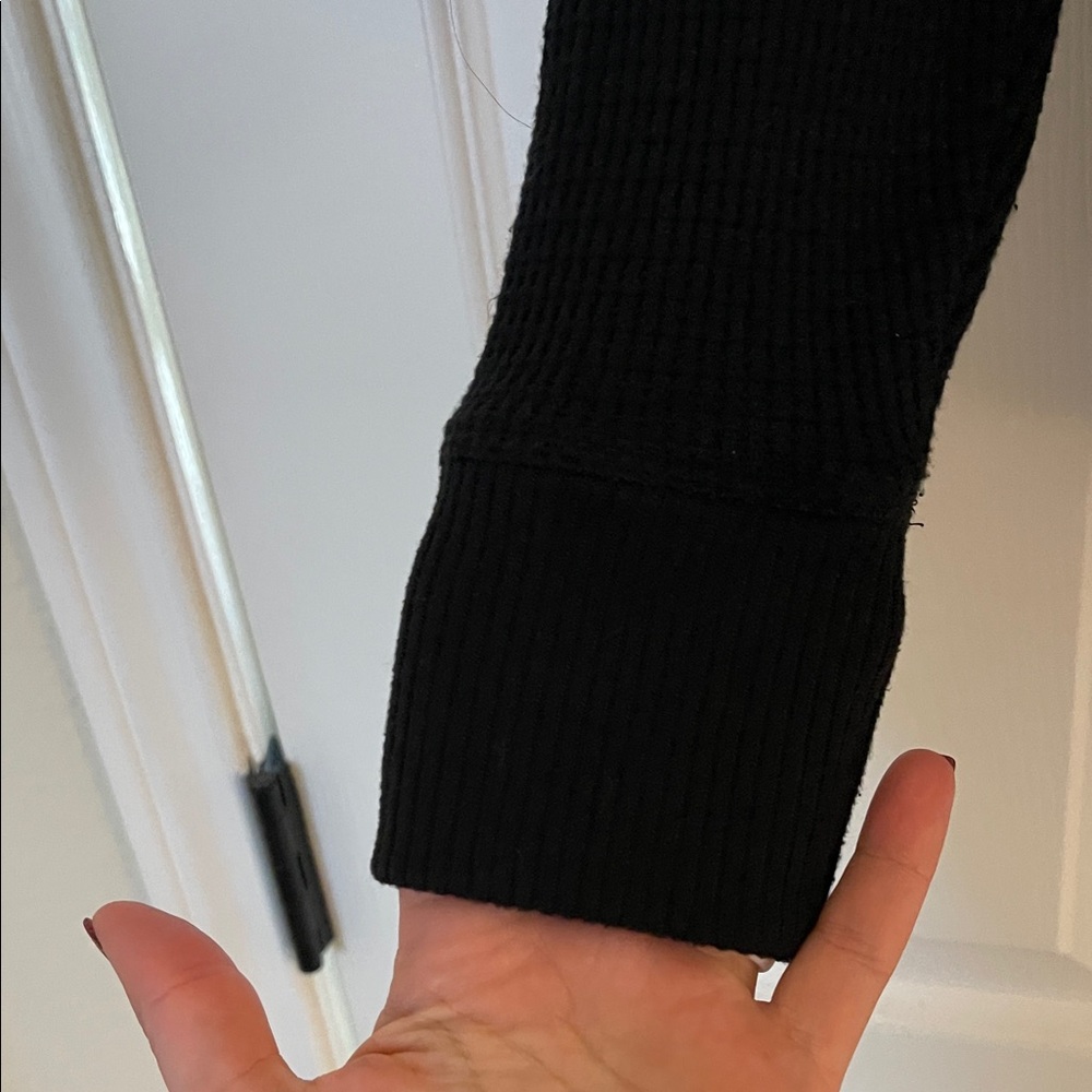 American Eagle super soft Black Ribbed Sweater - Picture 4 of 7